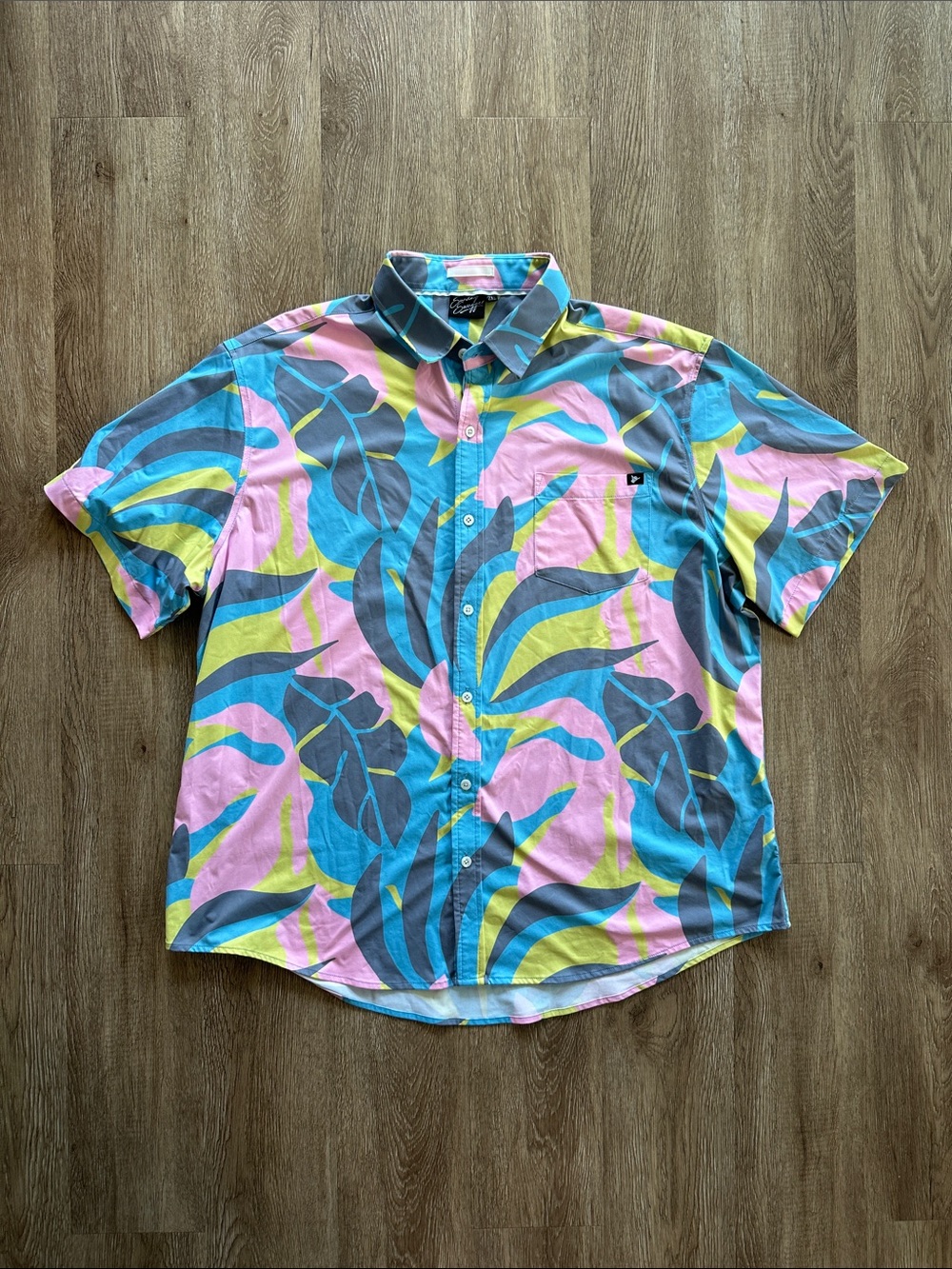 Sunday Swagger Mirage Button Up Short Sleeve Shirt Pink Blue 2XL Golf Outdoor